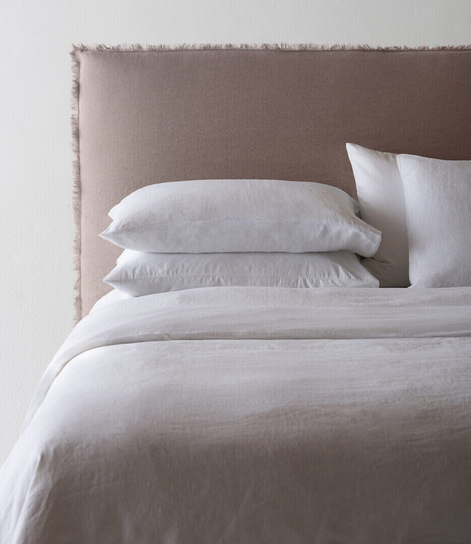 Respaldo de Cama Modelo Desflecado